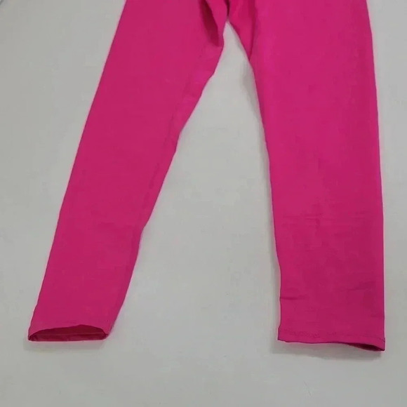 SET TLC Sports Bra in Terez Pink and TLC Leggings in Terez Pink - Picture 10 of 15